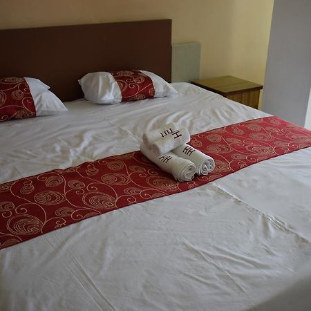 Hypertek Hotel غراند بايَ المظهر الخارجي الصورة