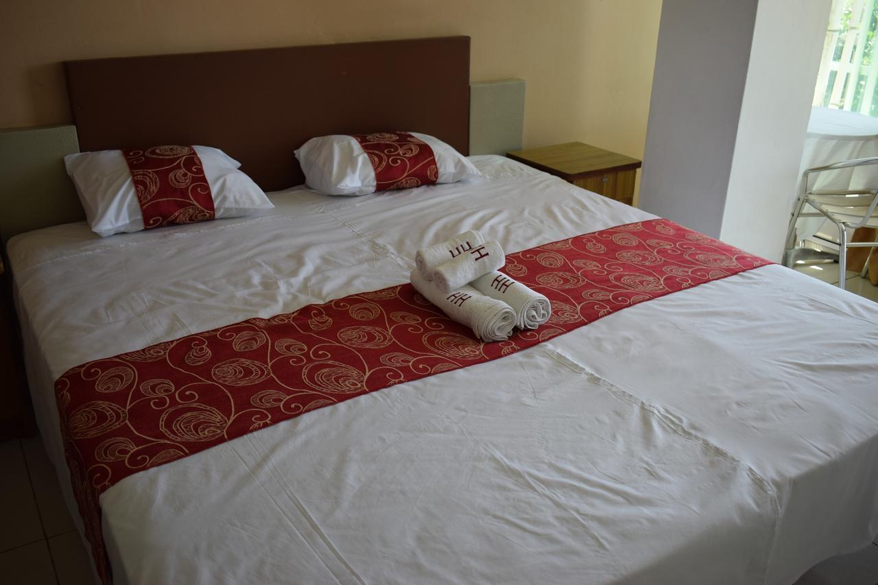 Hypertek Hotel غراند بايَ المظهر الخارجي الصورة