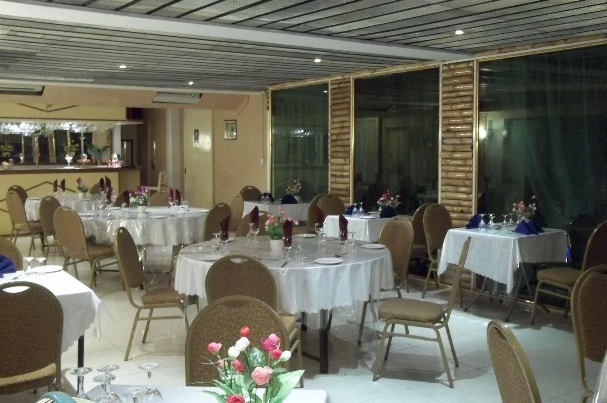 Hypertek Hotel غراند بايَ المظهر الخارجي الصورة